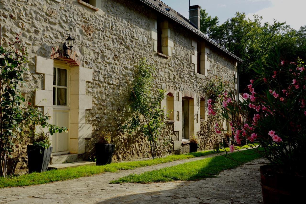 Bed and Breakfast Le Moulin De La Planche Cerelles Exterior foto